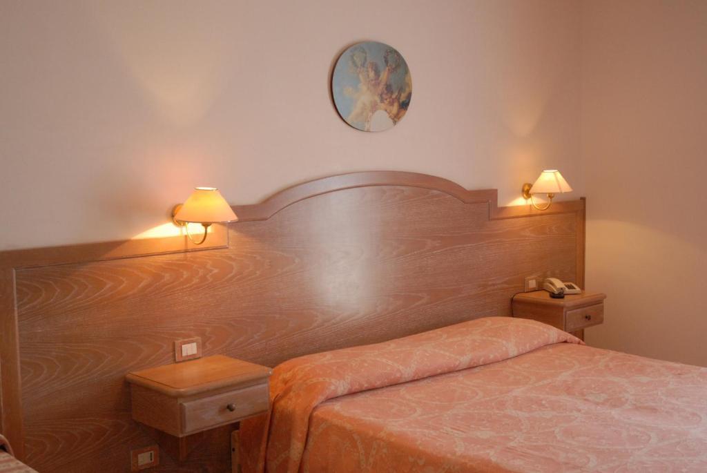 Hotel Donatello Alberobello Cameră foto